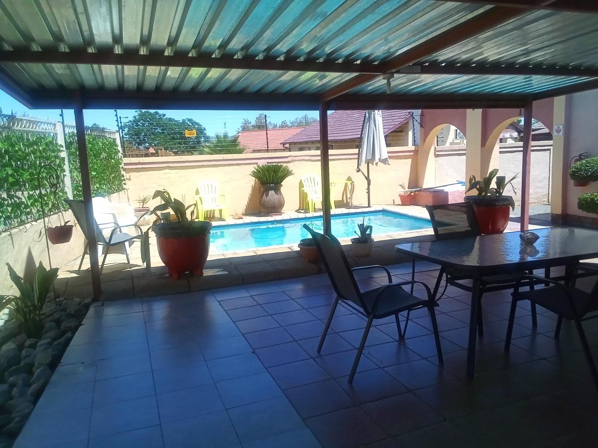 Joezebel Guesthouse Mogwase Екстер'єр фото