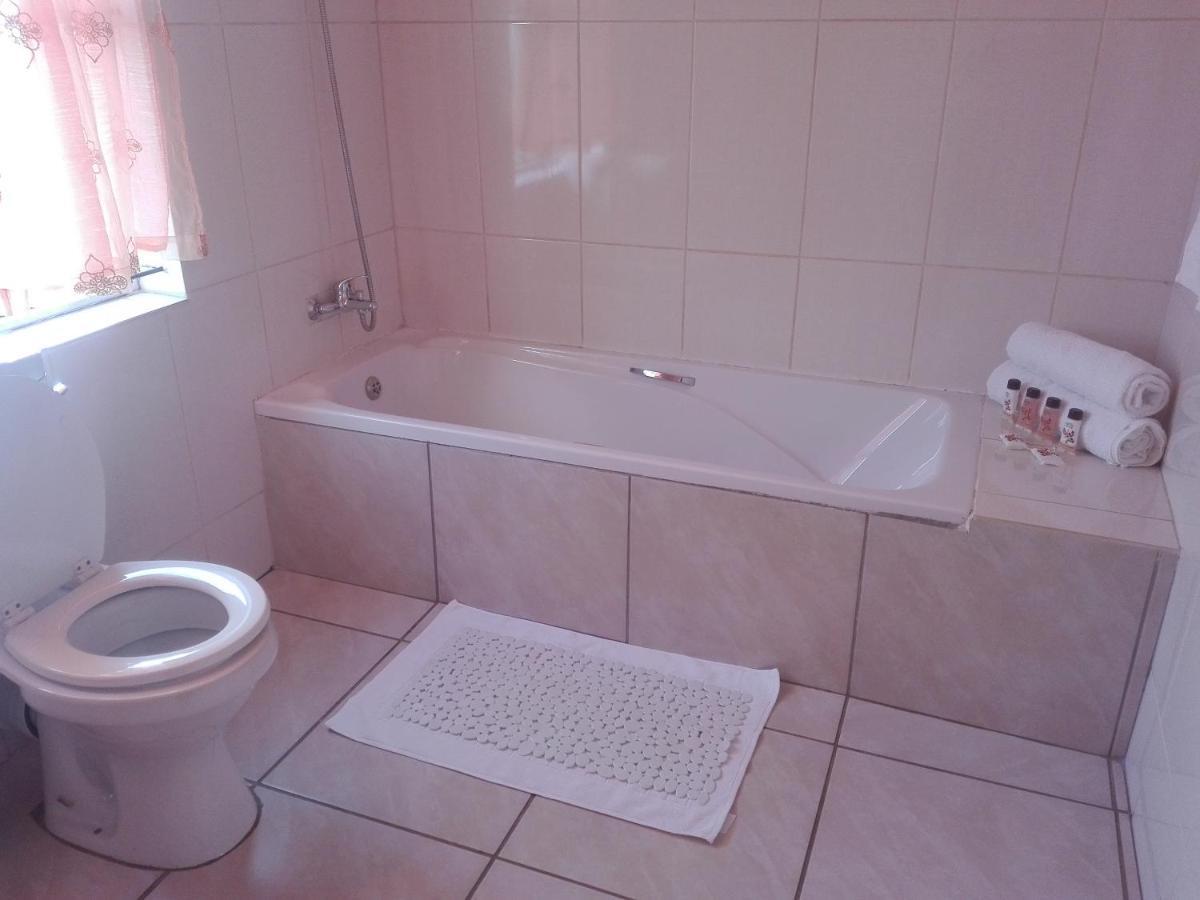 Joezebel Guesthouse Mogwase Екстер'єр фото